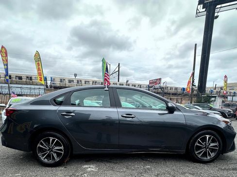 Used 2024 Kia Forte LXS FWD image 3