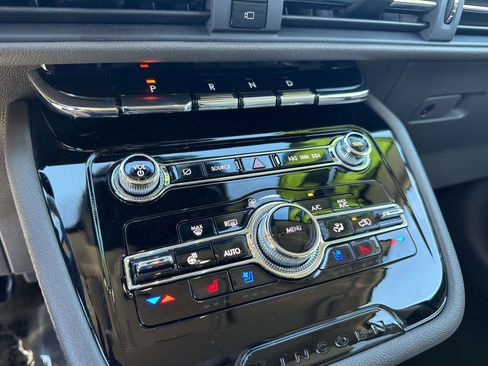 Used 2022 Lincoln Corsair Standard w/ Equipment Group 101A image 19