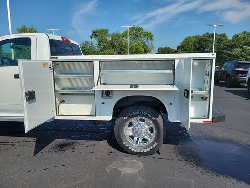 New 2022 RAM 2500 Tradesman image 2