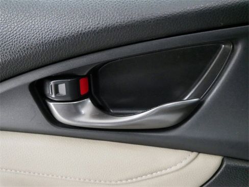 Used 2017 Honda Civic EX-L image 14