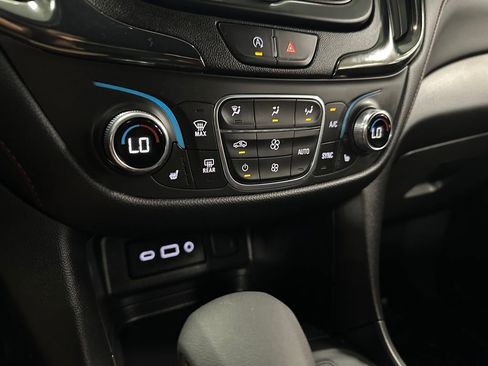 Used 2022 Chevrolet Equinox RS image 21