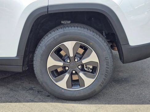 Used 2024 Jeep Grand Cherokee Limited 4xe AWD/4WD image 11