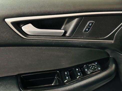 Used 2015 Ford Edge SEL image 23