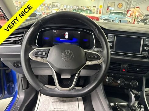 Used 2024 Volkswagen Jetta SE FWD image 15