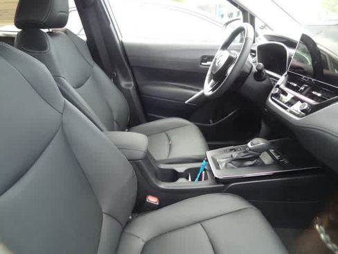 Used 2026 Toyota Corolla Cross XLE AWD/4WD image 10