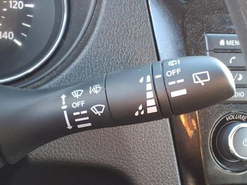 Used 2021 Nissan Rogue Sport S image 21