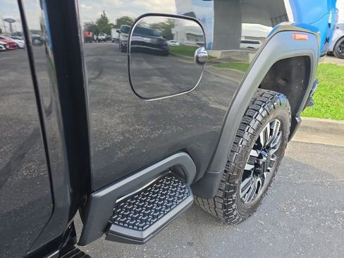 Used 2024 GMC Sierra 2500 Denali Ultimate image 12