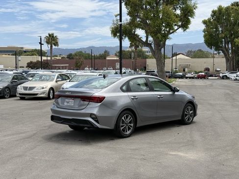 Used 2023 Kia Forte LXS FWD image 5