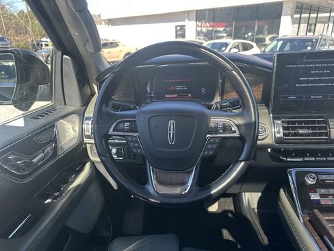 Used 2022 Lincoln Navigator Black Label image 25