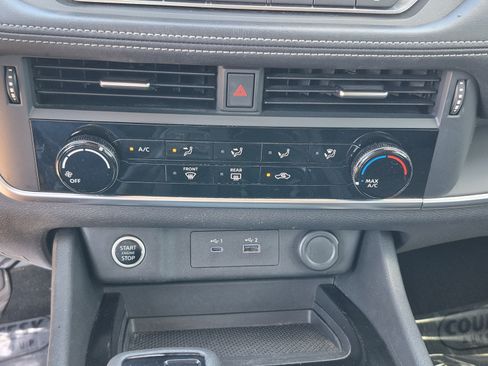 Used 2021 Nissan Rogue S FWD image 26