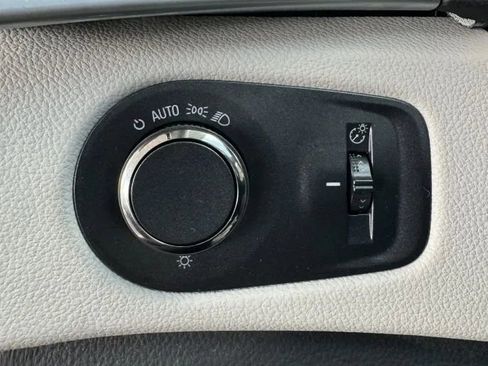 Used 2015 Cadillac SRX Luxury w/ Driver Awareness Package image 43