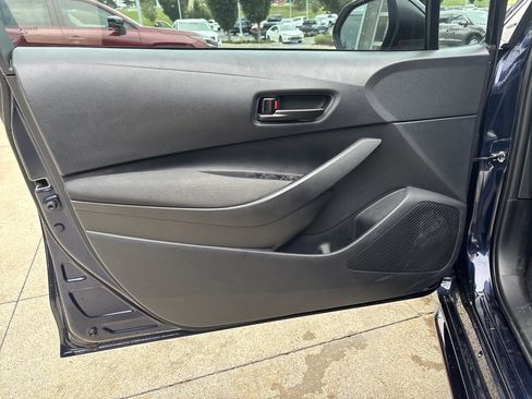 Used 2025 Toyota Corolla LE FWD image 12