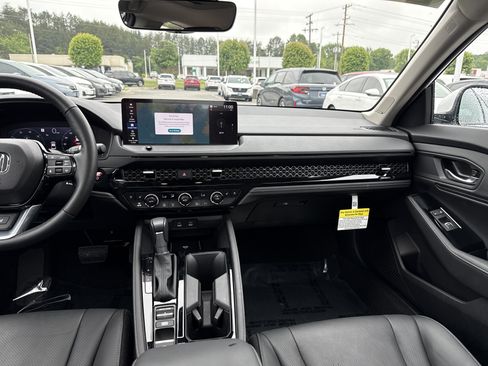 Certified 2025 Honda Accord Touring image 30