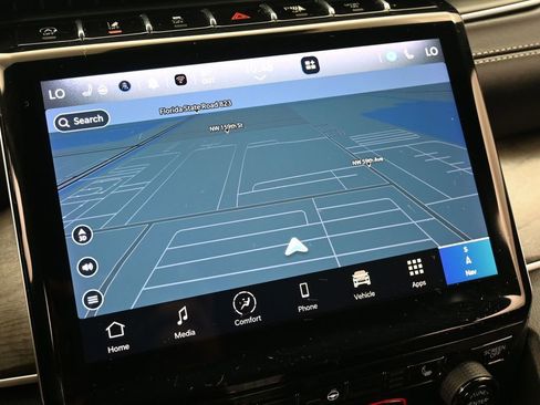 Used 2024 Jeep Grand Cherokee L Limited image 10