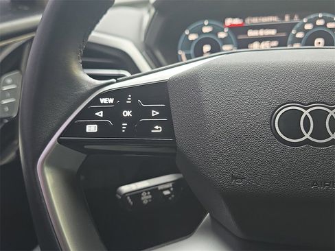 Used 2023 Audi Q4 e-tron Premium Plus image 17