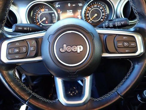 Used 2019 Jeep Wrangler Unlimited Sahara image 14