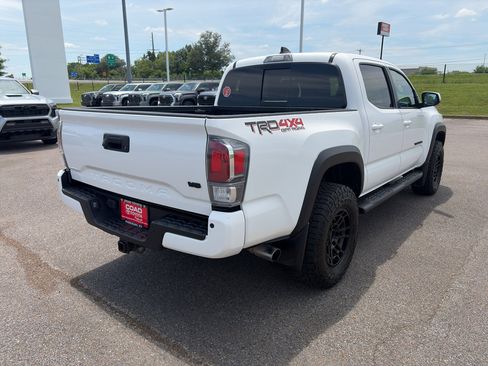 Certified 2023 Toyota Tacoma TRD Off-Road w/ Technology Package AWD/4WD image 5