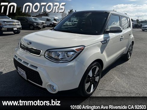 Used 2015 Kia Soul ! w/ Sun & Sound Package image 1