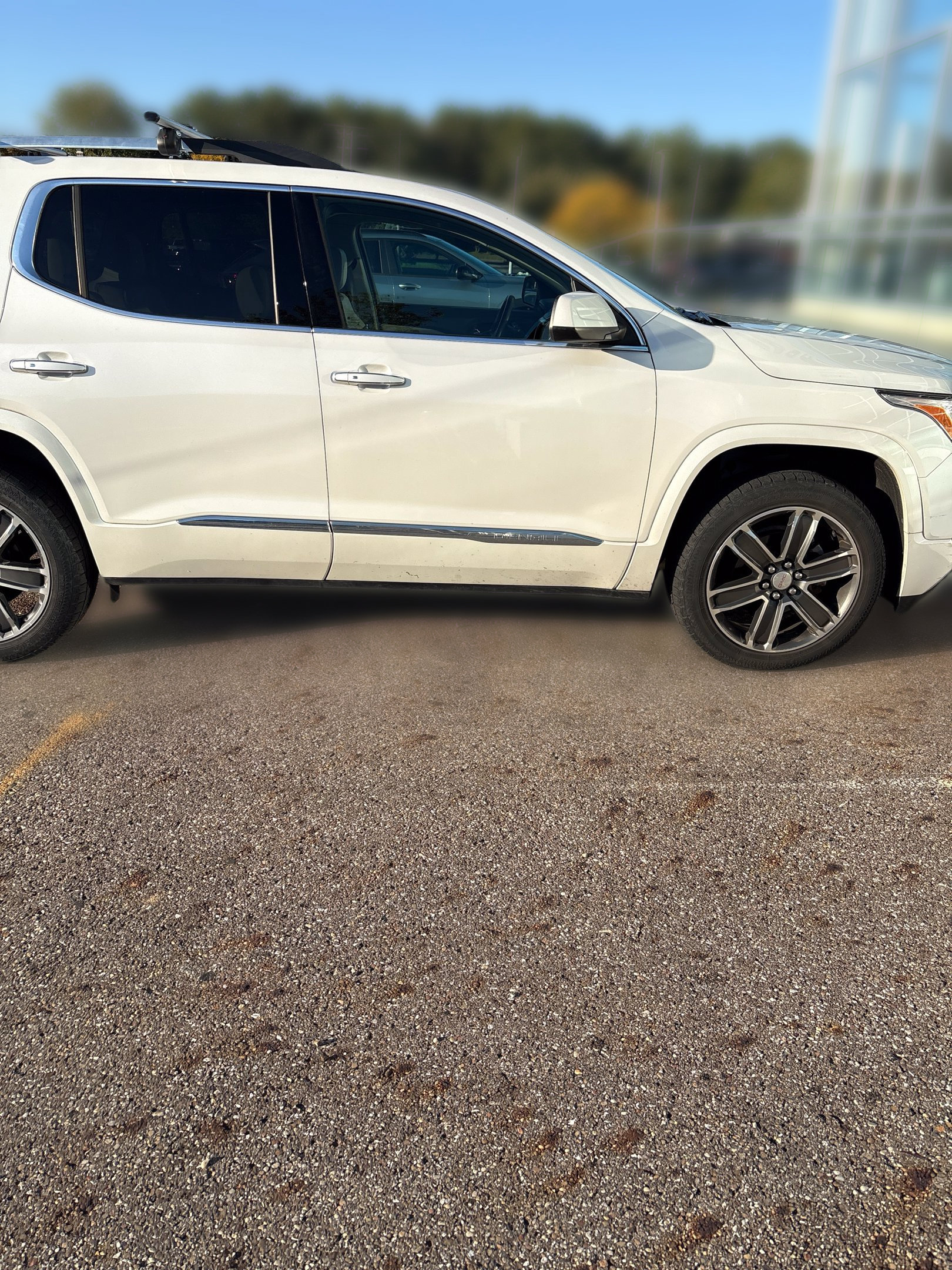 Used 2017 GMC Acadia Denali w/ Technology Package AWD/4WD image 3