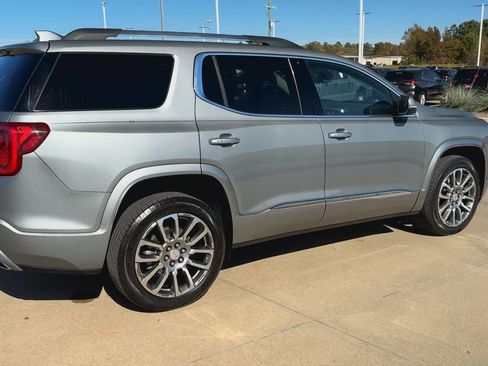 Used 2023 GMC Acadia Denali image 9