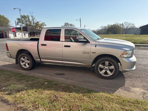 Used 2015 RAM 1500 Express image 7