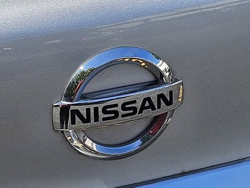 Used 2015 Nissan Sentra SL w/ SL Premium Package FWD image 10