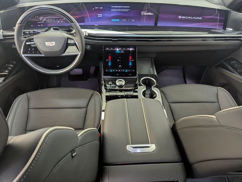 New 2026 Cadillac Escalade ESV Sport w/ LPO, ONYX Package image 15