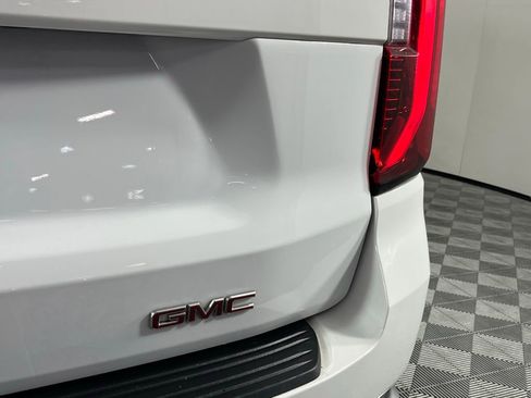 Used 2025 GMC Yukon Denali image 12