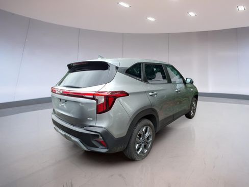 Used 2025 Kia Seltos LX AWD/4WD image 4