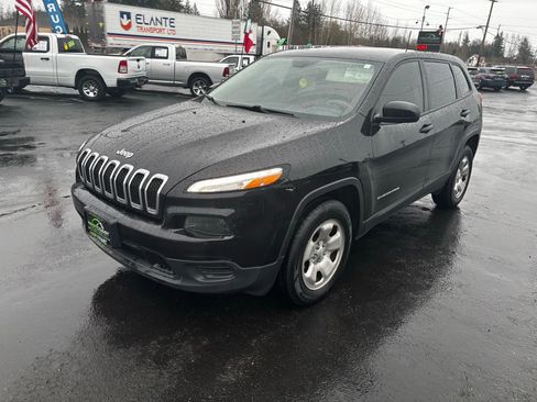 Used 2017 Jeep Cherokee Sport image 4