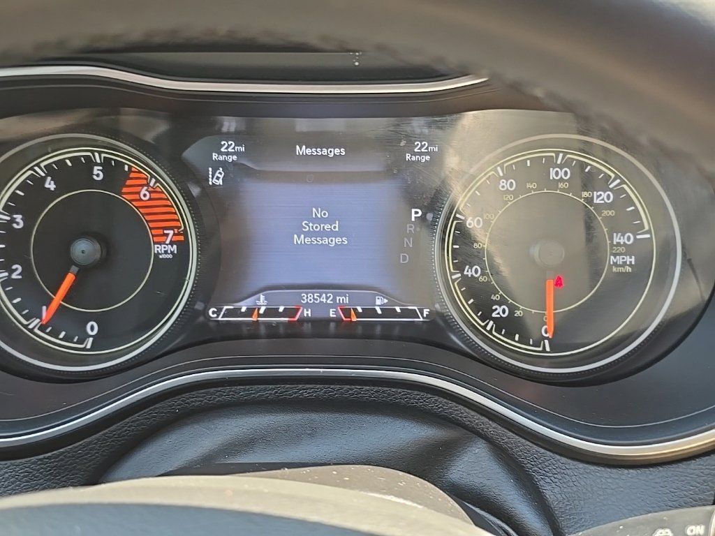 Used 2022 Jeep Cherokee Limited AWD/4WD image 30