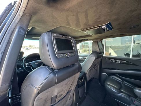 Used 2017 Cadillac Escalade ESV Platinum image 16