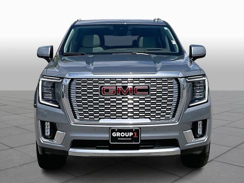 Used 2023 GMC Yukon XL Denali image 4
