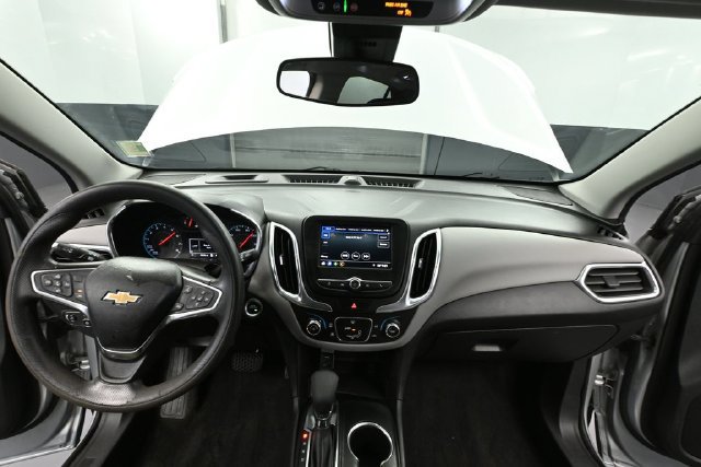 Used 2020 Chevrolet Equinox LS w/ LS Convenience Package AWD/4WD image 18