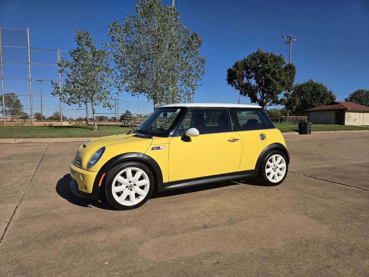 Used 2003 MINI Cooper S FWD image 2