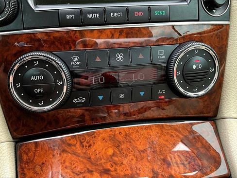 Used 2008 Mercedes-Benz CLK 350 Cabriolet image 31