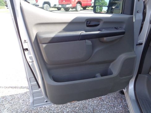 Used 2019 Nissan NV 3500 SL RWD image 15