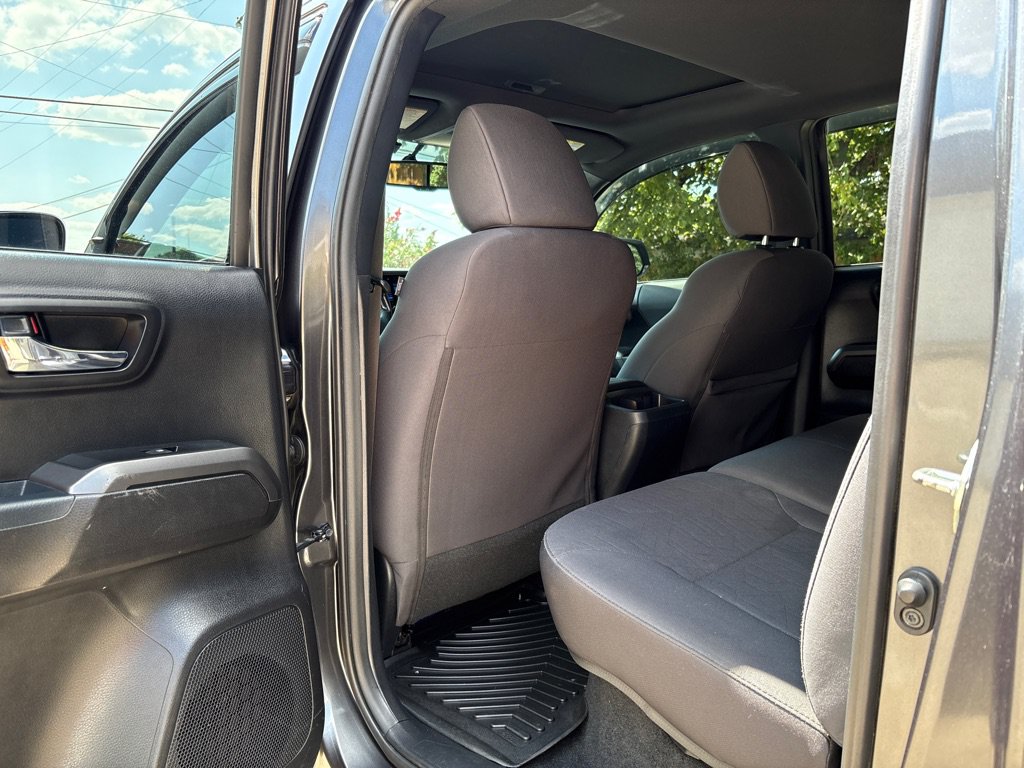 Used 2017 Toyota Tacoma TRD Sport w/ Premium & Technology Package AWD/4WD image 11