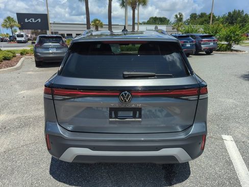 Used 2026 Volkswagen Tiguan SE FWD image 7