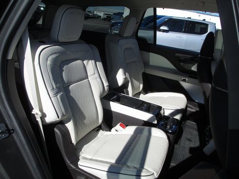 Used 2024 Lincoln Aviator Black Label w/ Dynamic Handling Package image 22