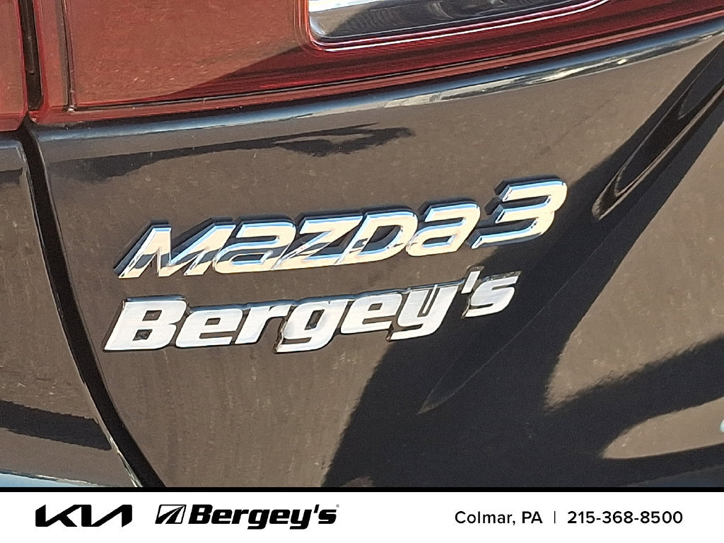 Used 2016 MAZDA MAZDA3 i Touring w/ Popular Equipment Package FWD image 33