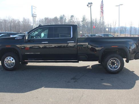 New 2026 GMC Sierra 3500 Denali w/ Denali Reserve Package AWD/4WD image 4