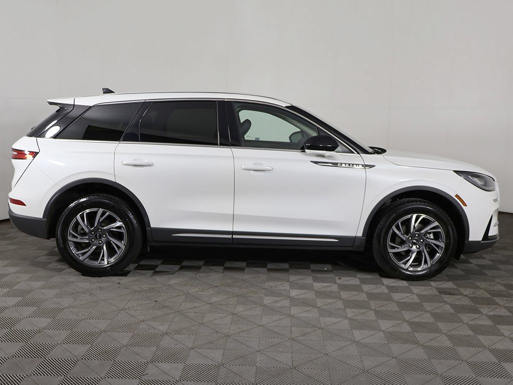 Used 2024 Lincoln Corsair AWD image 17