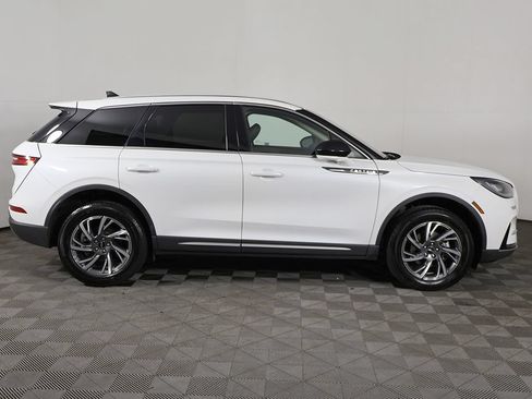 Used 2024 Lincoln Corsair AWD image 17