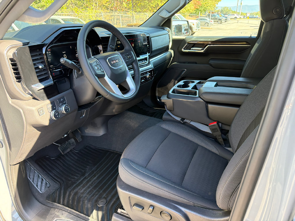 Used 2024 GMC Sierra 1500 Elevation AWD/4WD image 9