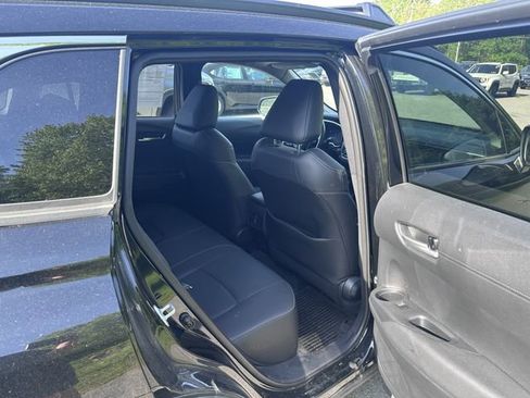 Used 2023 Toyota Corolla Cross XLE w/ Convenience Package AWD/4WD image 9