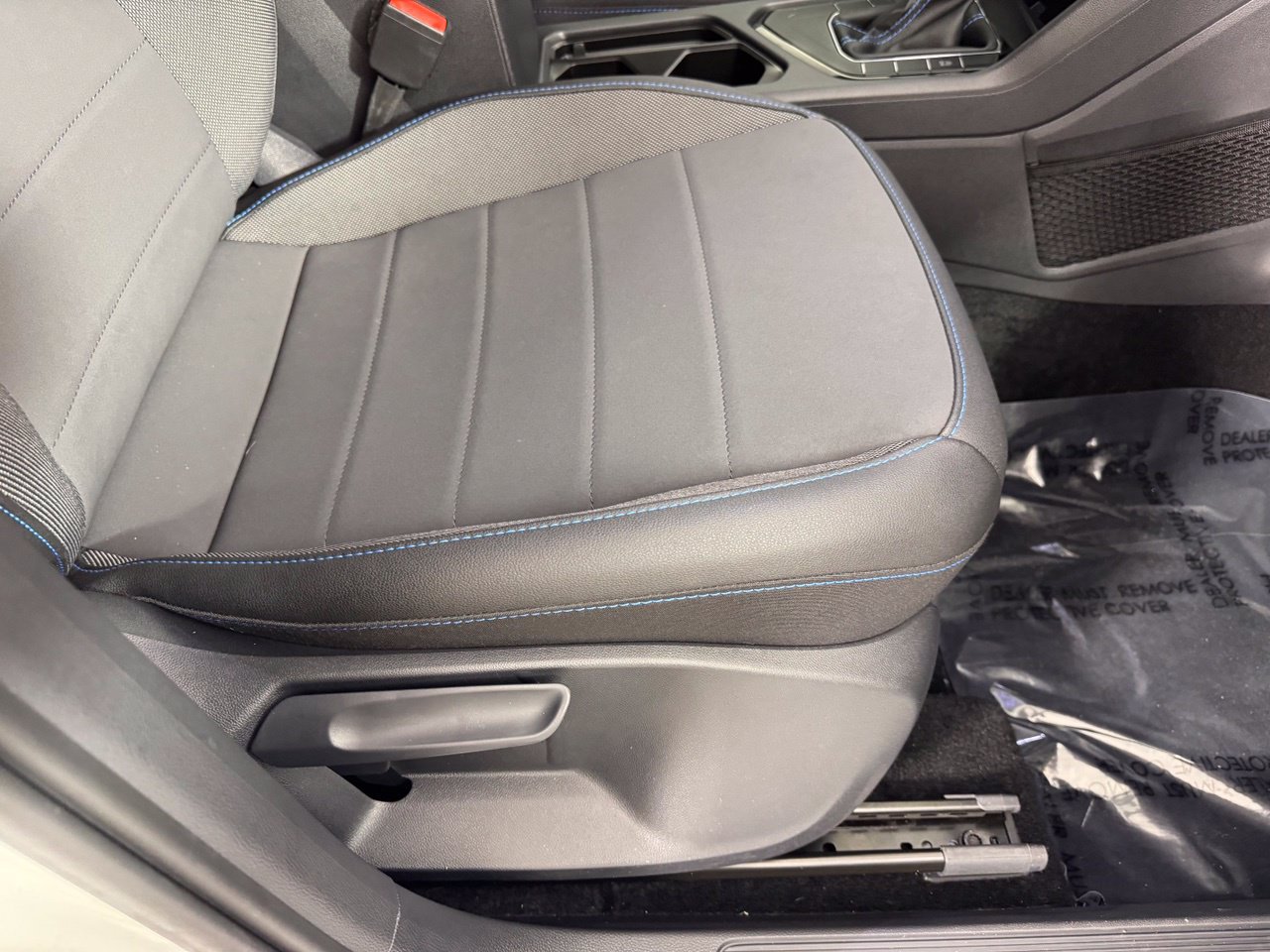 Used 2024 Volkswagen Tiguan SE R-Line FWD image 38