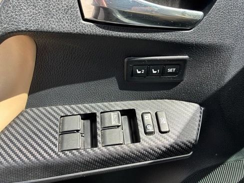 Used 2013 Toyota RAV4 Limited AWD/4WD image 14