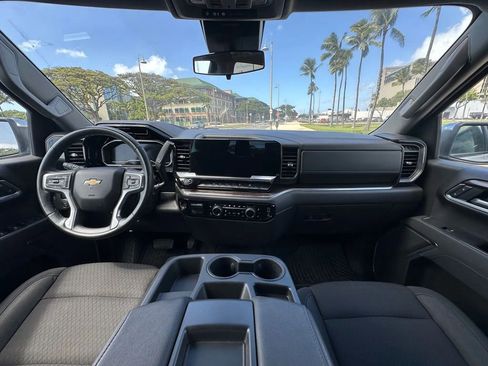 Used 2025 Chevrolet Silverado 1500 LT image 10