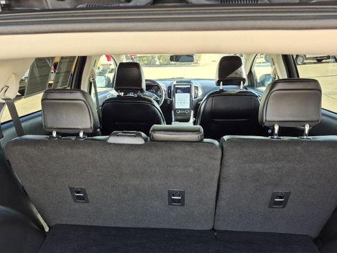 Certified 2024 Ford Edge SEL image 8